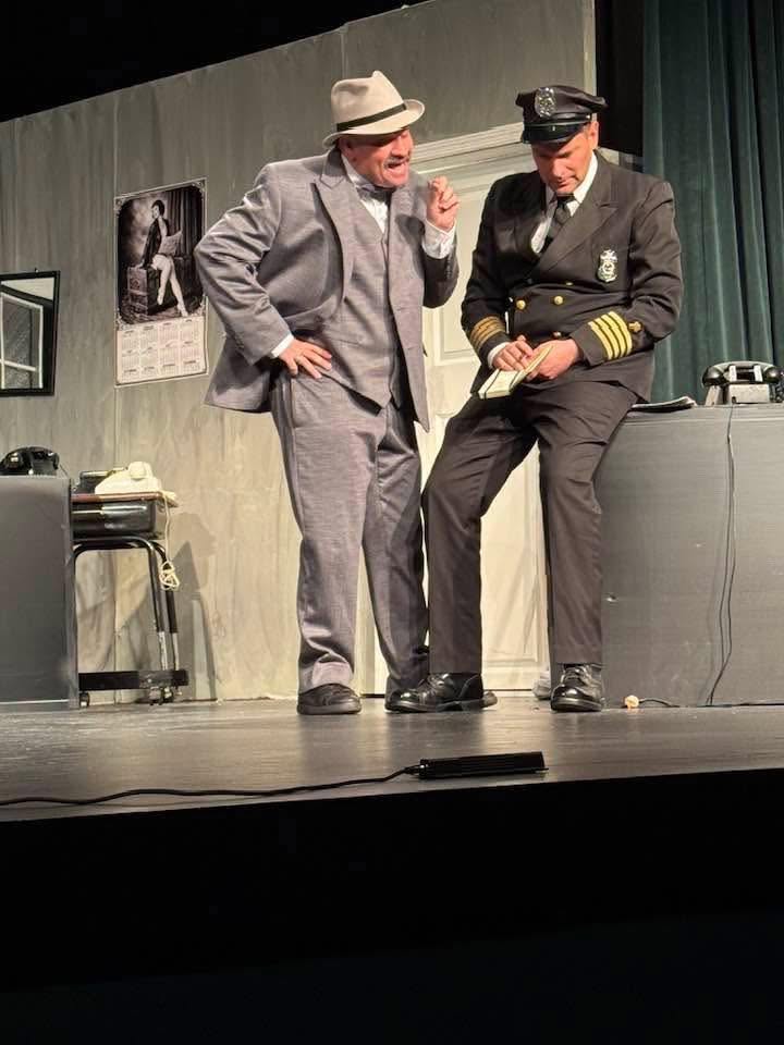 Brian Brijbag as Hildy Johnson